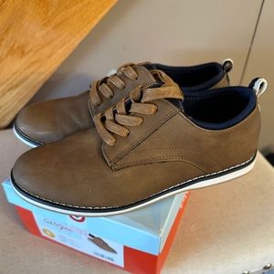 Boys brown dress shoe